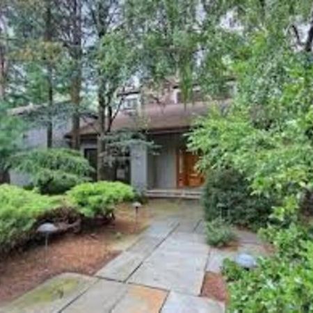 Вилла Luxury Dramatic House In Ливингстон Экстерьер фото